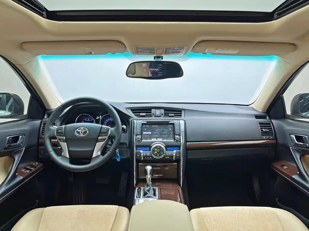 Toyota Reiz — миниатюра 20