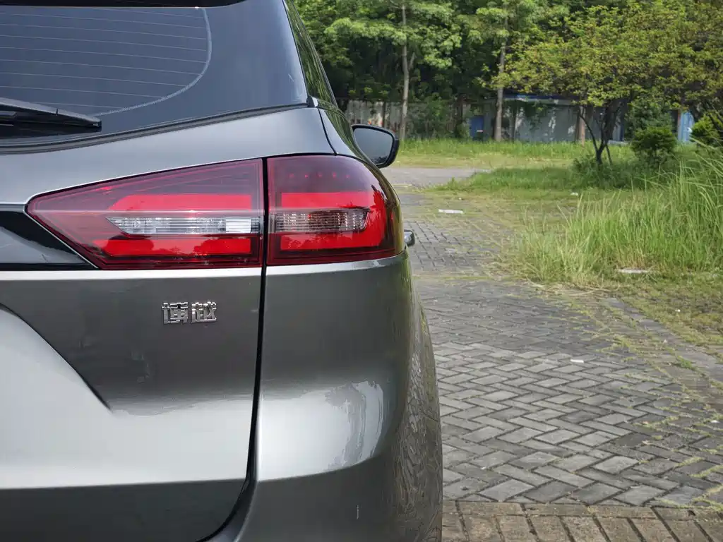 Geely Boyue — миниатюра 9