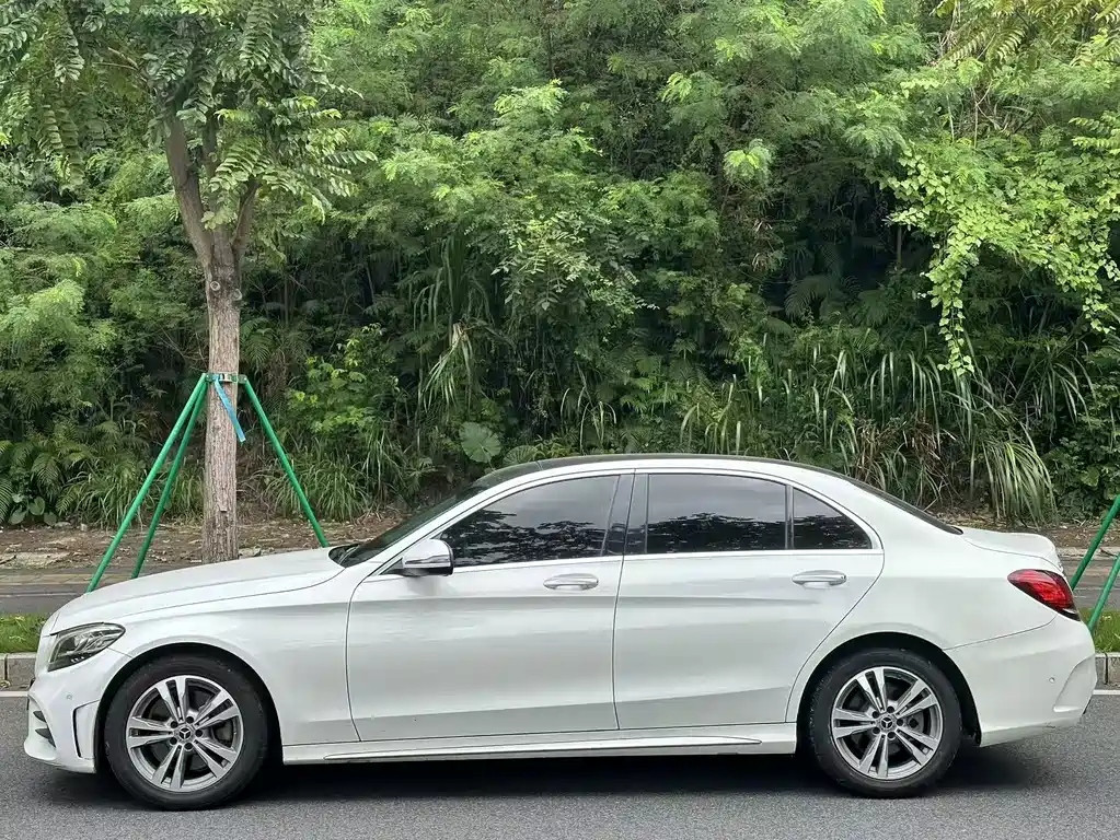 Mercedes-Benz C-Class — миниатюра 9