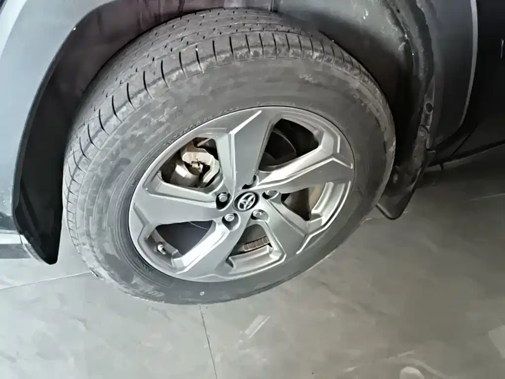 Toyota RAV4 — миниатюра 23