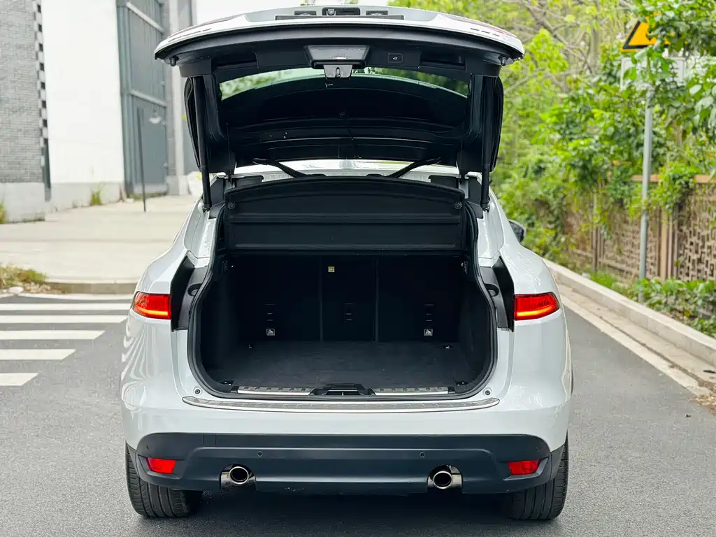 Jaguar F-Pace 2018 2.0T Premium