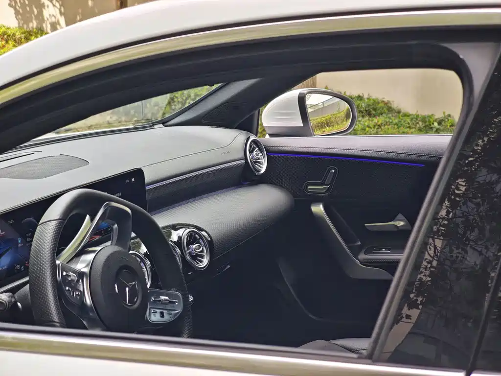Mercedes-Benz A-Class — миниатюра 8