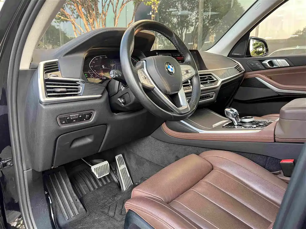 BMW X7 — миниатюра 2