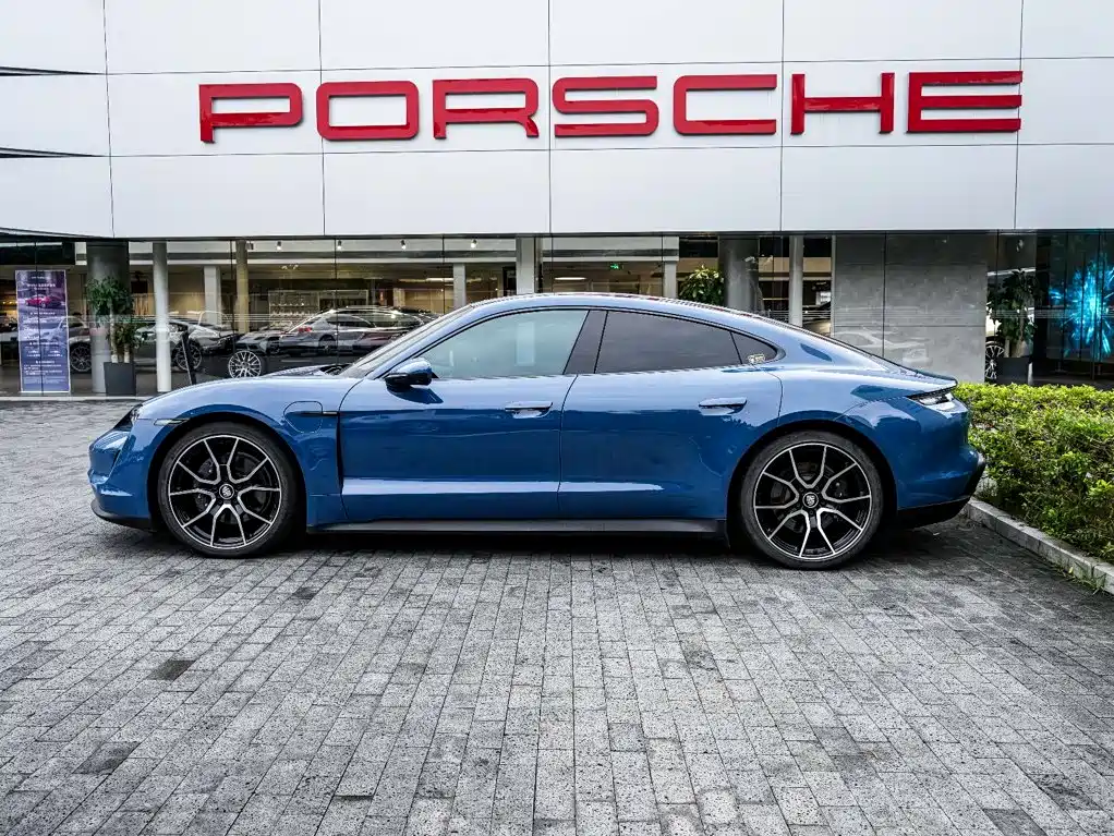 Porsche Taycan — миниатюра 9
