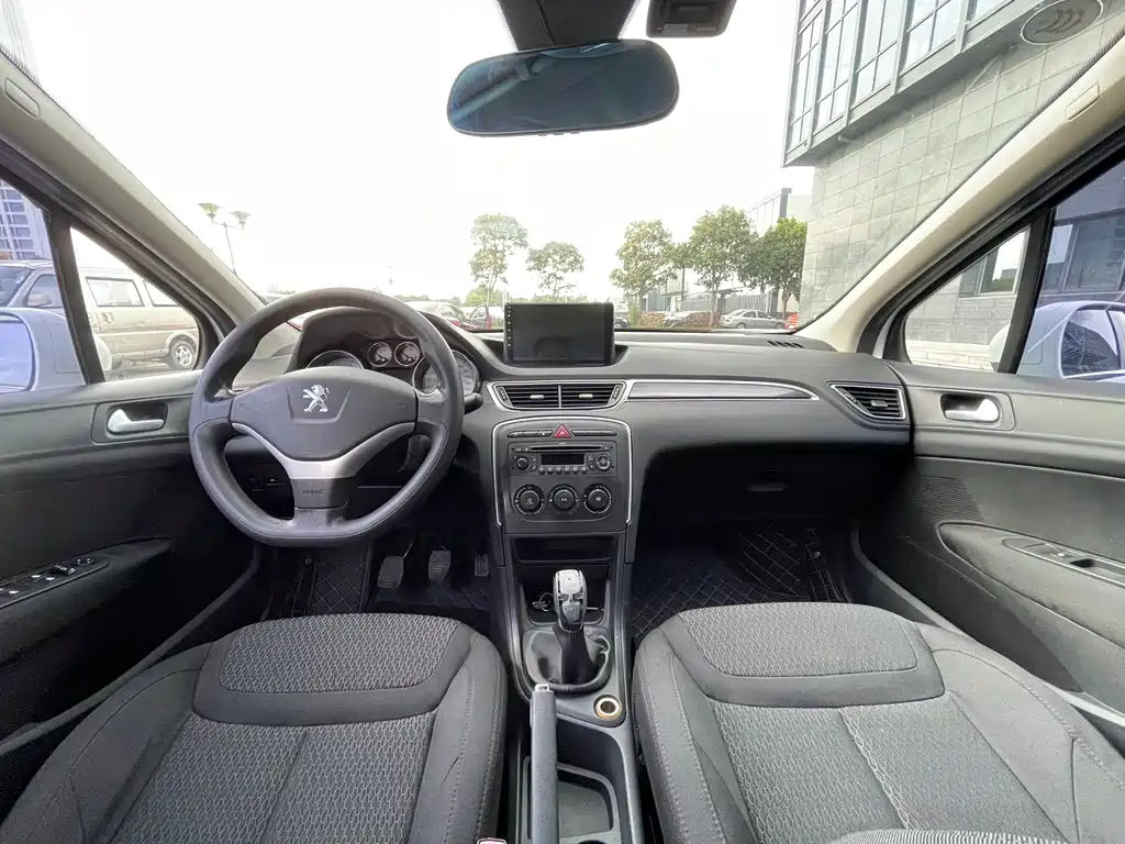 Peugeot 308 — миниатюра 7