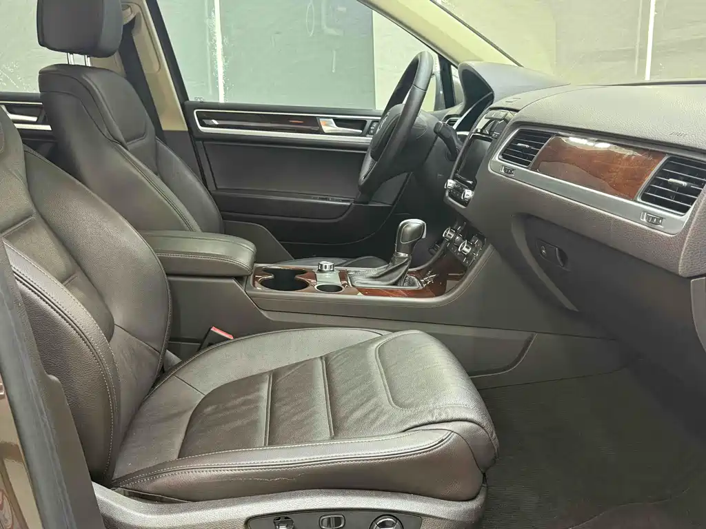 Volkswagen Touareg 2014 3.0TSI