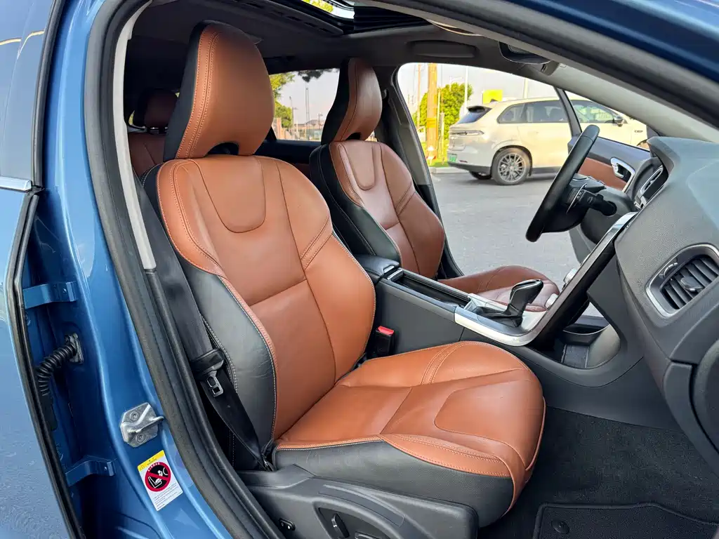 Volvo V60 — миниатюра 17