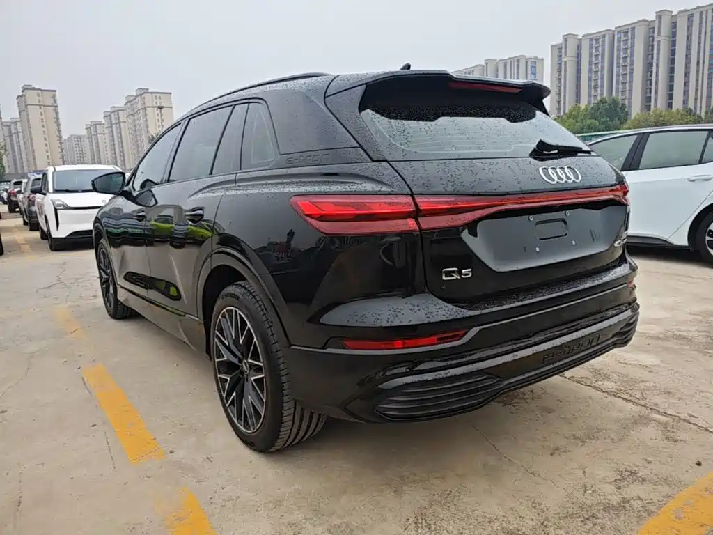 Audi Q5 e-tron — миниатюра 5