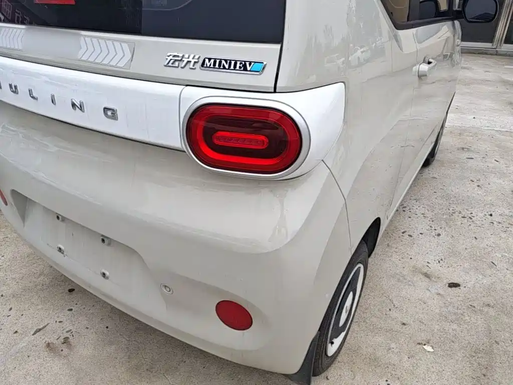 Wuling MINIEV — миниатюра 8