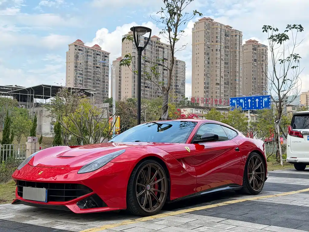 Ferrari F12berlinetta 2013 6.3L