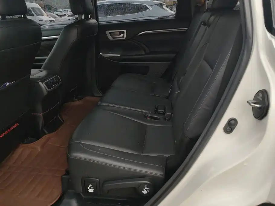 Toyota Highlander — миниатюра 11