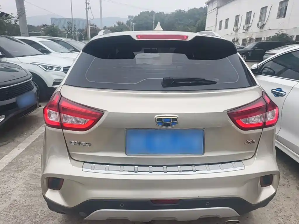Geely Vision X3 — миниатюра 6