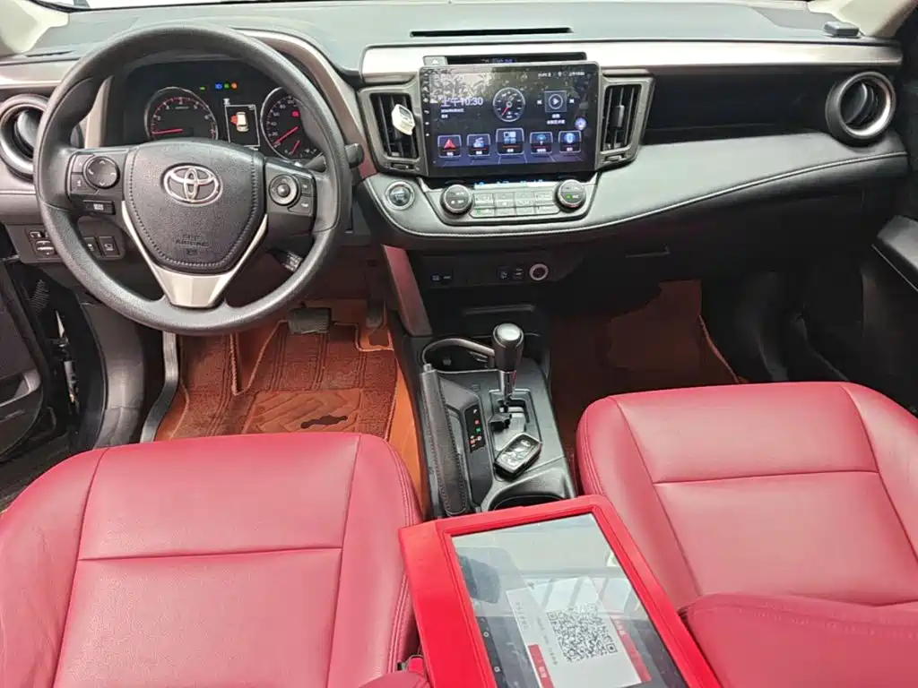 Toyota RAV4 — миниатюра 10