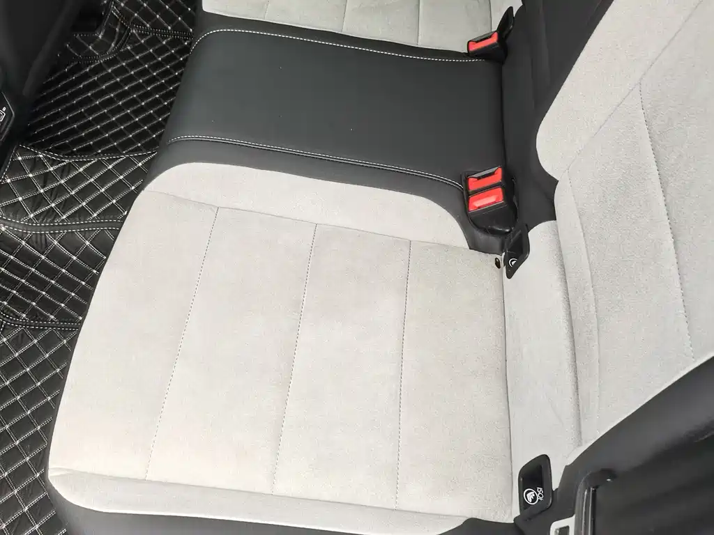 Volkswagen T-Roc — миниатюра 10