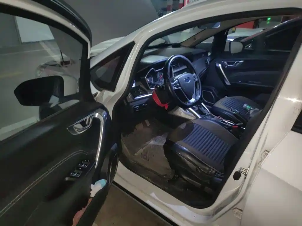 Geely Vision X3 — миниатюра 12