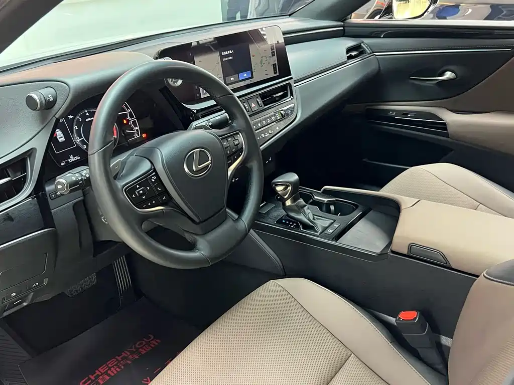 Lexus ES — миниатюра 8