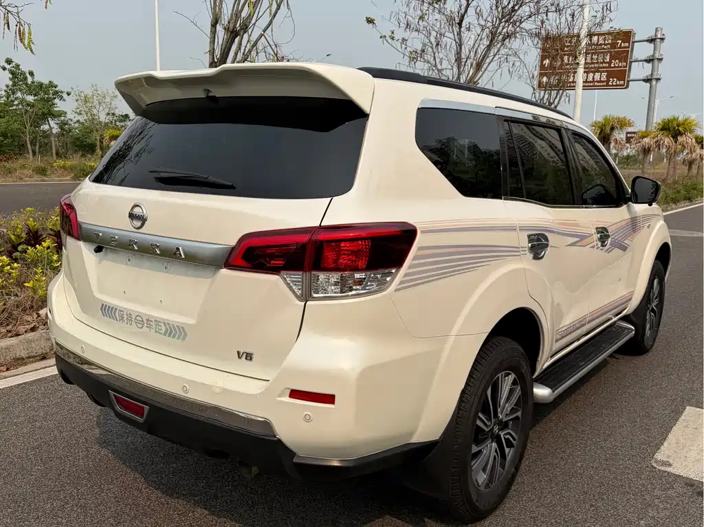Nissan Terra 2.5L XL Upper Auto 2WD Luxury Edition, фото 4