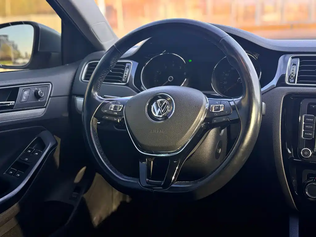 Volkswagen Sagitar — миниатюра 10