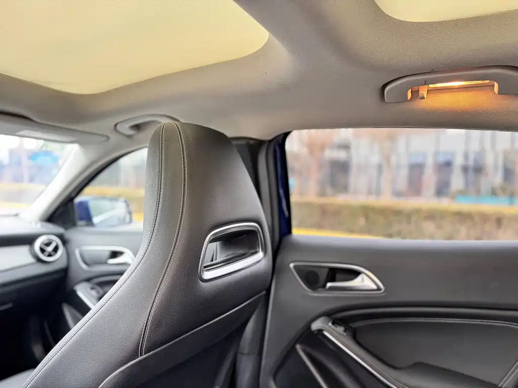 Mercedes-Benz GLA — миниатюра 18