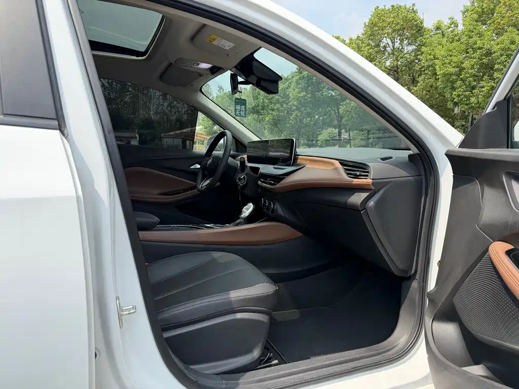 Buick Verano — миниатюра 12