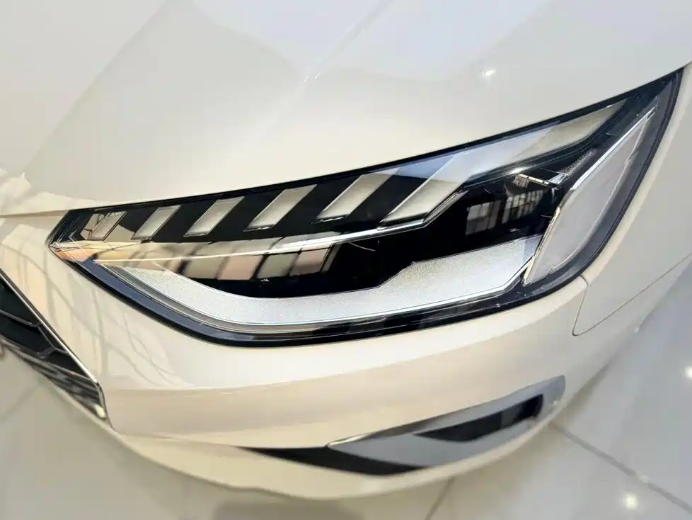 Audi A4L — миниатюра 10