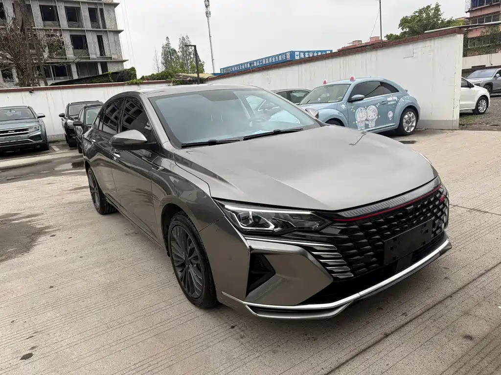 Dongfeng Aeolus Yixuan Max MAX 2021 1.5T