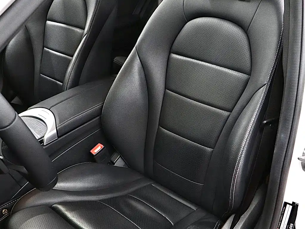 Mercedes-Benz C-Class — миниатюра 11