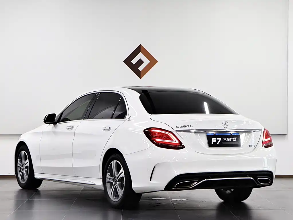 Mercedes-Benz C-Class — миниатюра 4