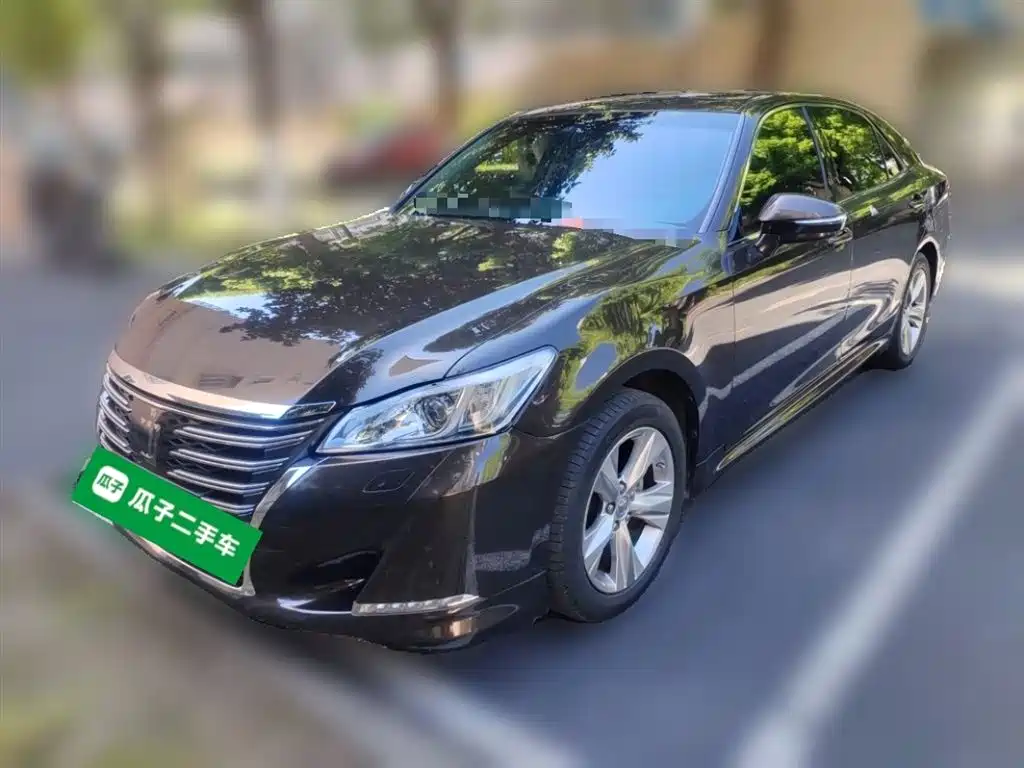 Toyota Crown 2016