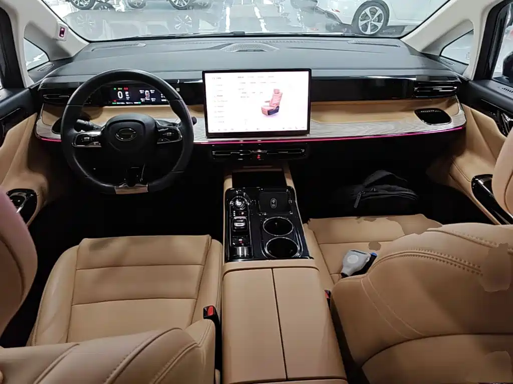 GAC Motor Trumpchi E8 PHEV — миниатюра 10