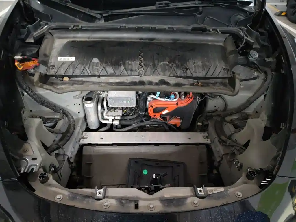 Tesla Model Y — миниатюра 11