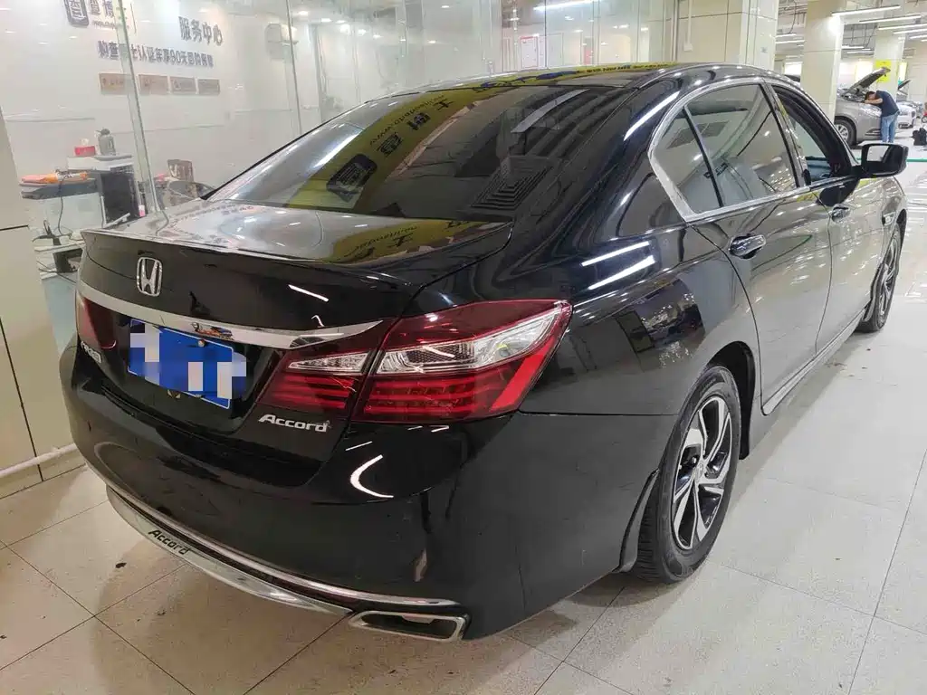 Honda Accord — миниатюра 10