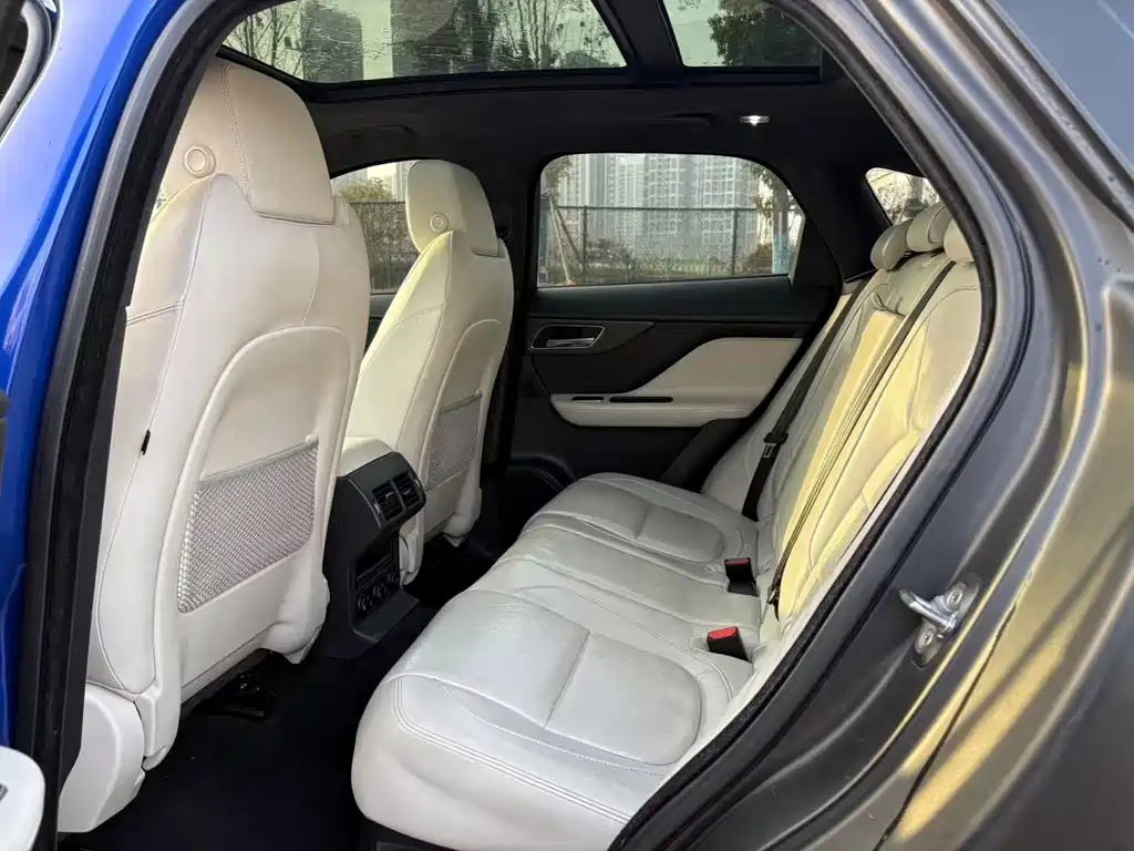 Jaguar F-PACE — миниатюра 6