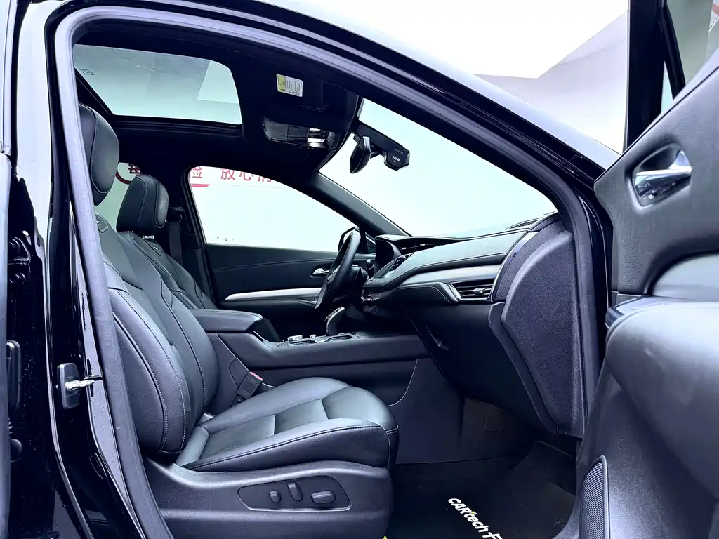 Cadillac XT4 — миниатюра 15
