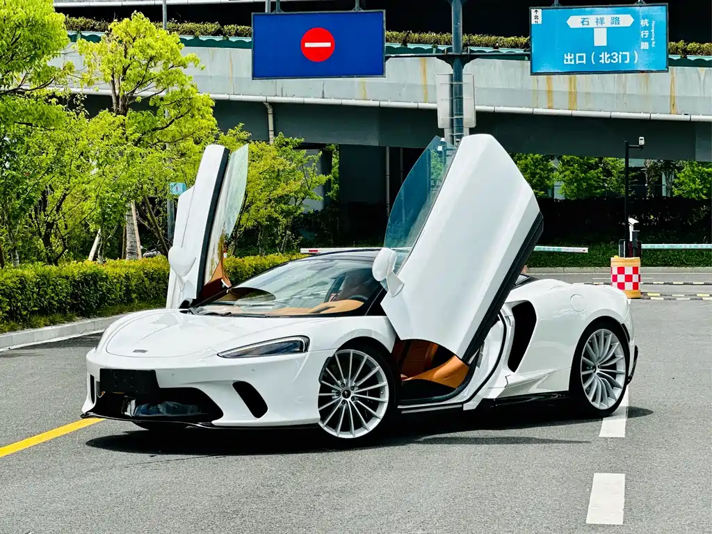 McLaren GT 2023