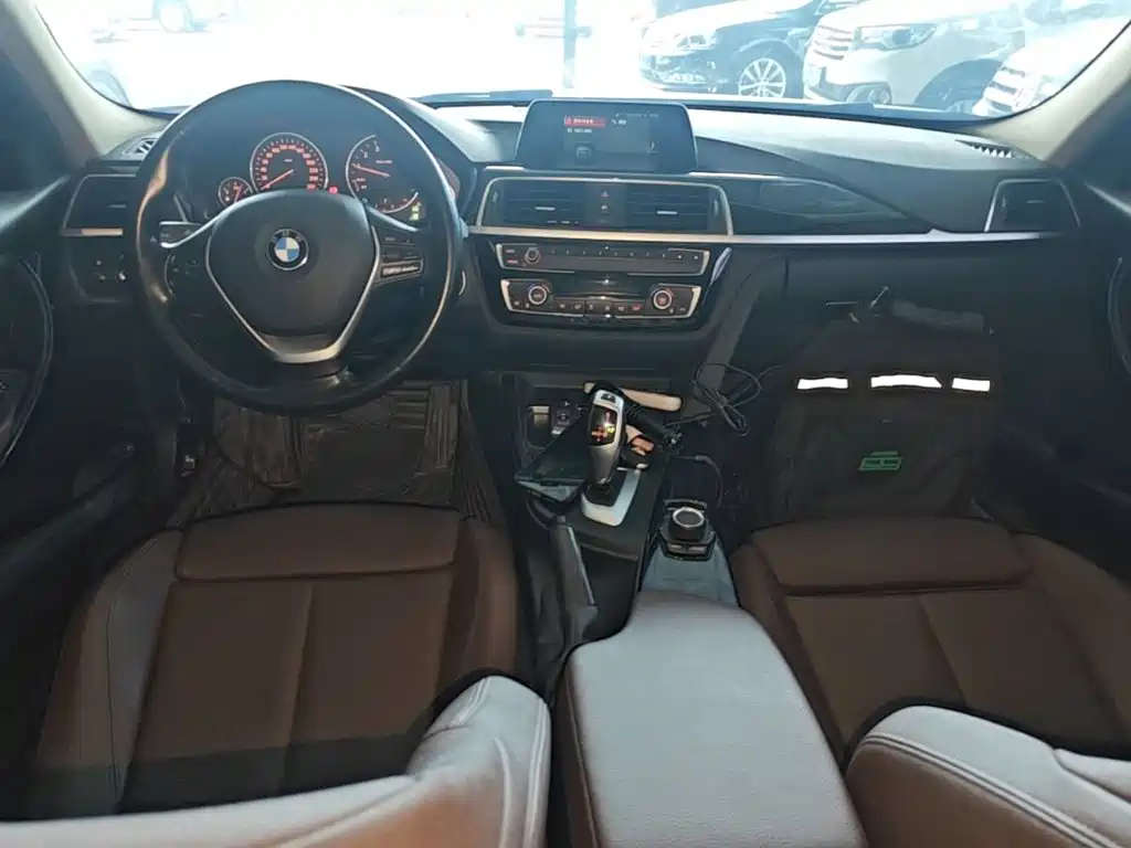 BMW 3 Series — миниатюра 10