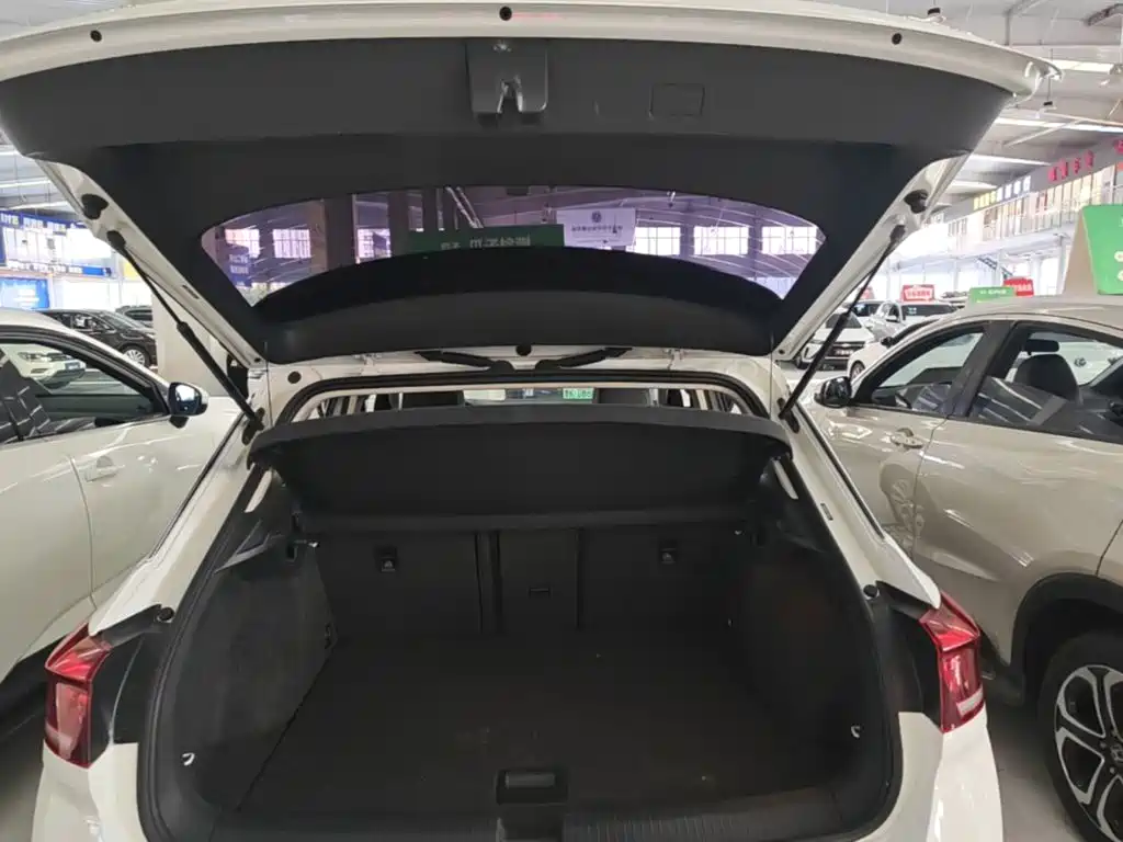 Volkswagen T-Roc — миниатюра 19