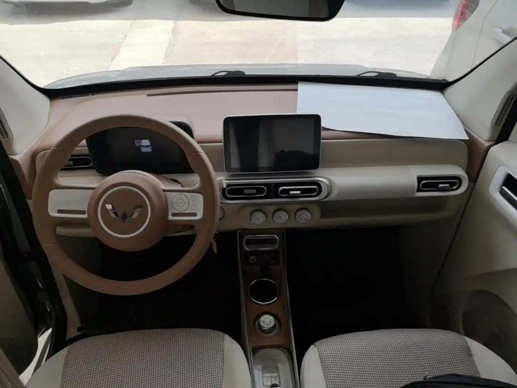 Wuling MINIEV — миниатюра 10