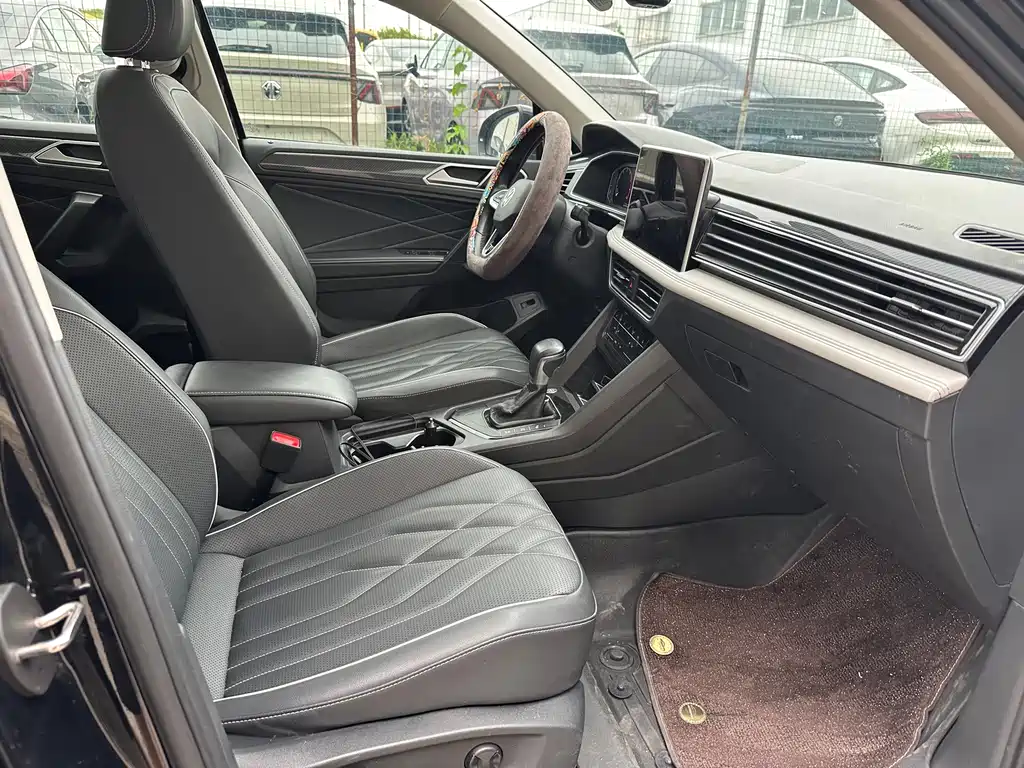 Volkswagen Tiguan L — миниатюра 14