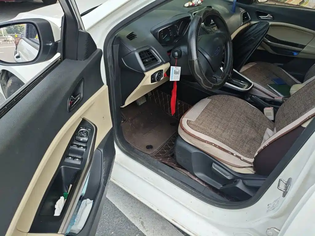 Ford Escort — миниатюра 17