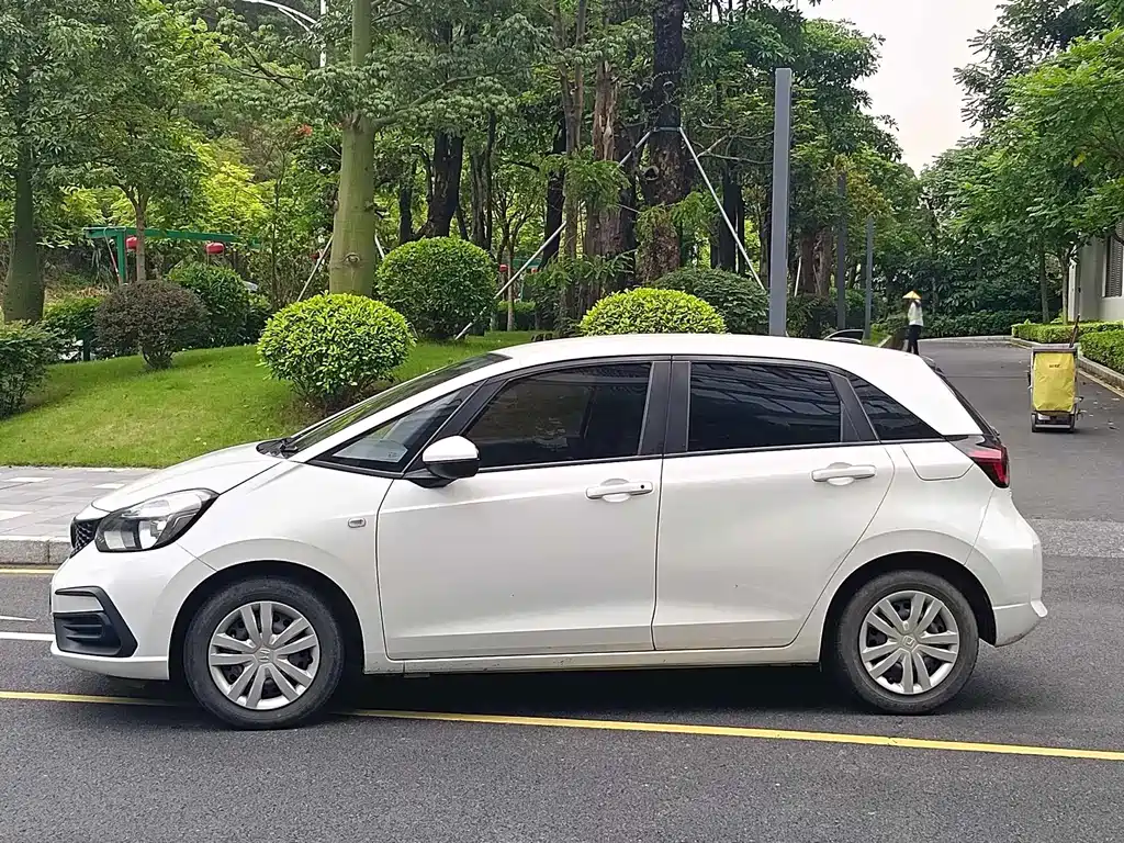 Honda Fit — миниатюра 6