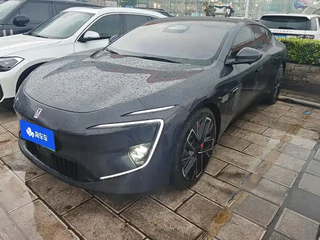 2024 Avatr 12