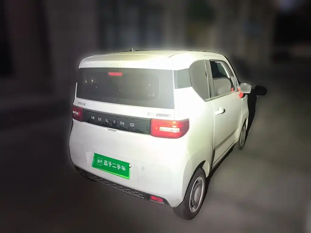 Wuling MINIEV — миниатюра 6