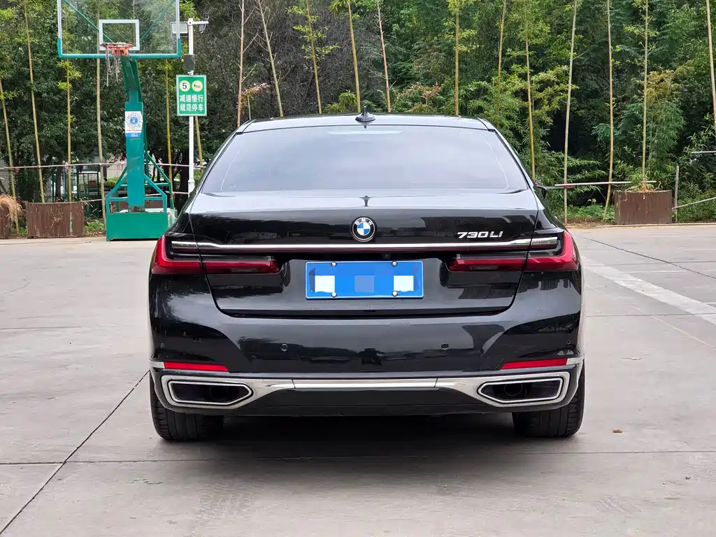 BMW 7 Series — миниатюра 3