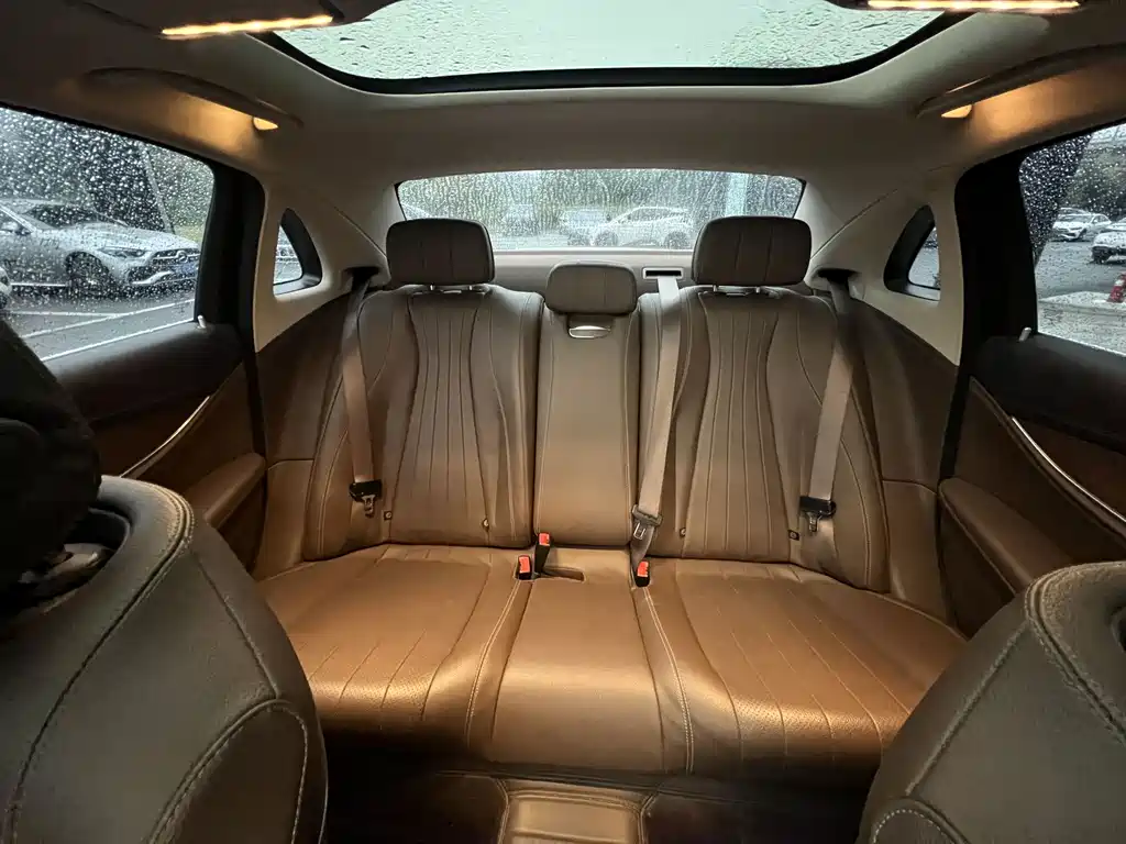 Mercedes-Benz E-Class — миниатюра 22