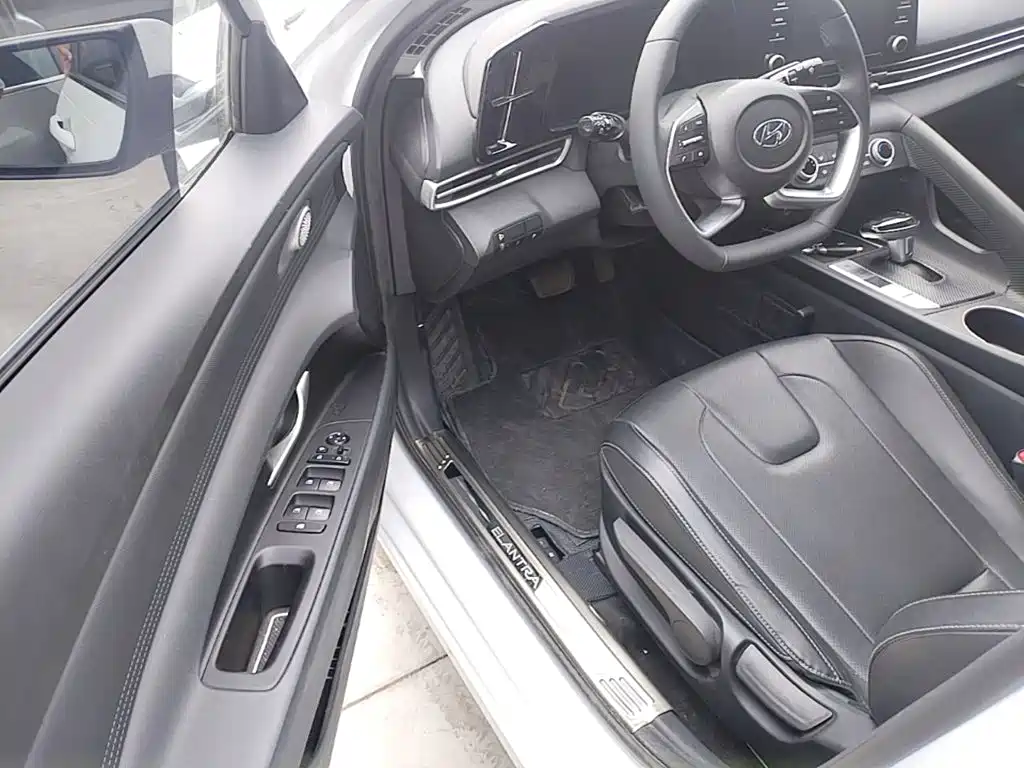 Hyundai Elantra — миниатюра 16