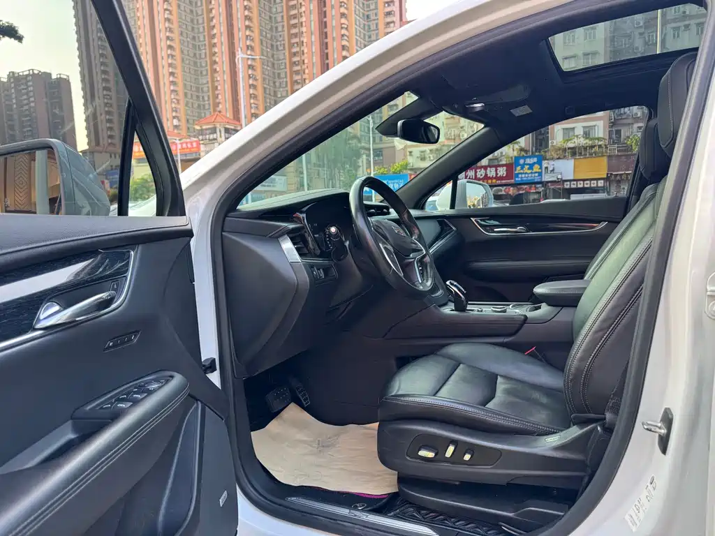 Cadillac XT5 — миниатюра 8