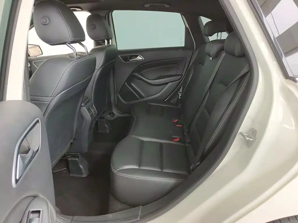 Mercedes-Benz B-Class — миниатюра 17