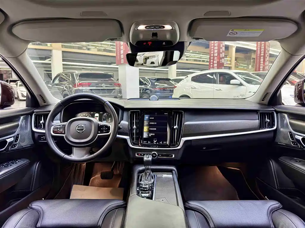 Volvo V90 2017 Cross Country T5 AWD