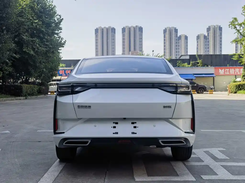 Aeolus Yixuan — миниатюра 9